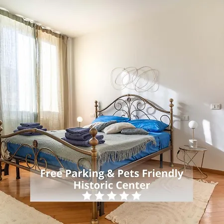 Heart Of Historic Center - Free Parking & Pet Friendly - Fast Wifi - Historical Palace Trento Esterno foto