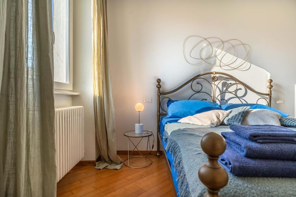 Heart Of Historic Center - Free Parking & Pet Friendly - Fast Wifi - Historical Palace Apartment *