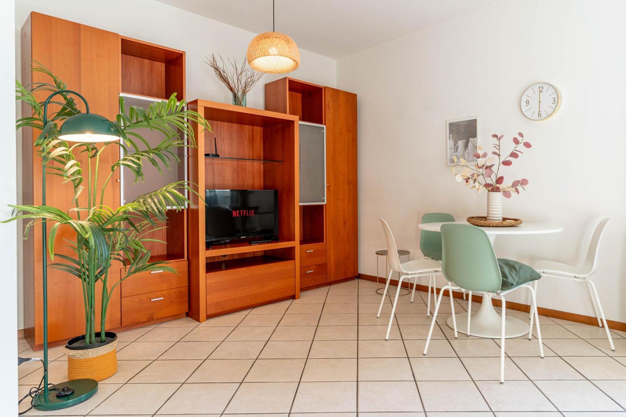 Heart Of Historic Center - Free Parking & Pet Friendly - Fast Wifi - Historical Palace Trient